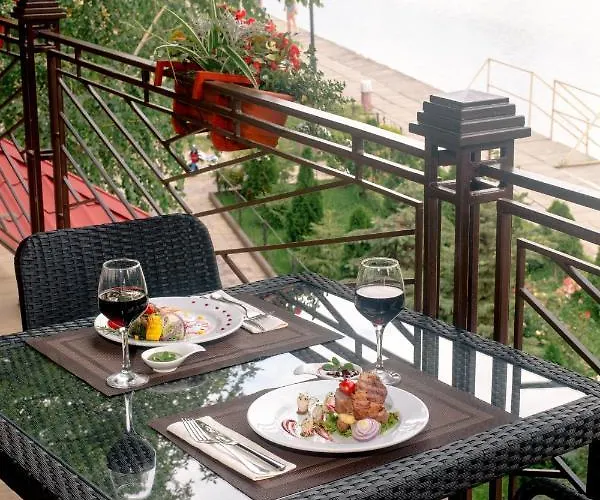 на озере Львов