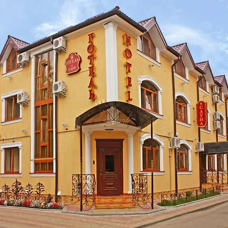 на озері Готель